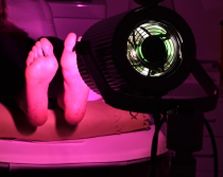 Fußbehandlung mit Lichttherapie